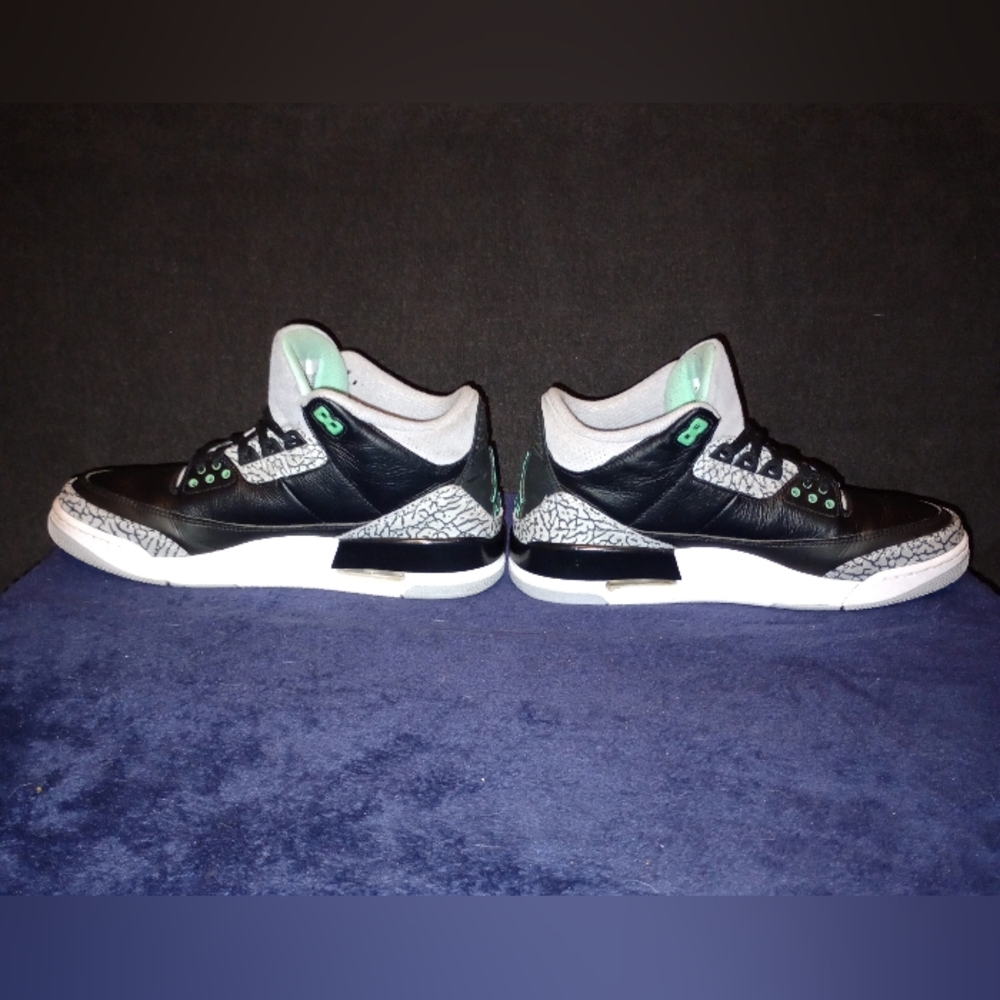 EUC Air Jordan 3 Retro Green Glow Men's Size 10 - Picture 9 of 10